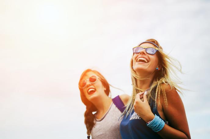 ženska, dekle, prijateljstvo, poletje | Foto Shutterstock