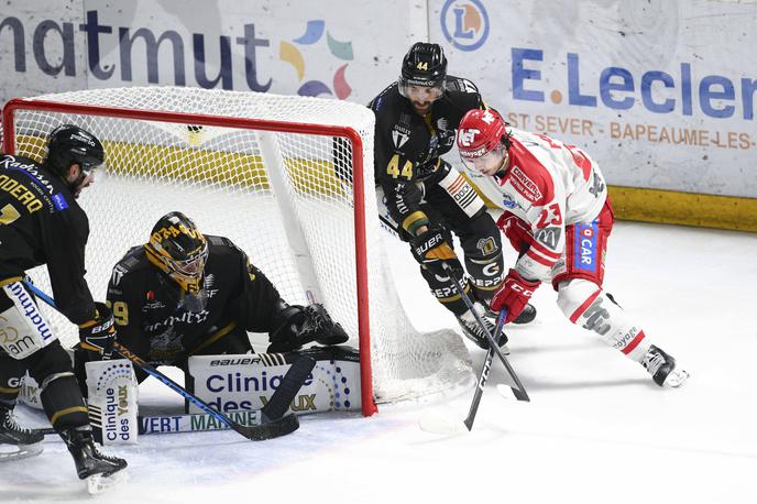 Rouen Matija Pintarič | Rouen vratarja Matije Pintariča je v soboto doživel hud poraz v Švici. | Foto Guliverimage