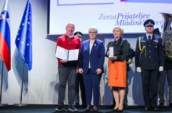 Pirc Musar podelila državno odlikovanje TOM telefonu