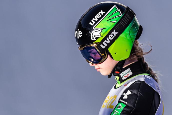 Nika Križnar zmagovalka kvalifikacij v Klingenthalu, Niki Prevc ni uspelo