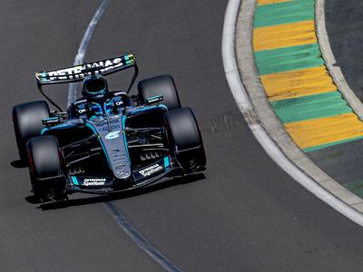 Dirkači in navijači s strahom pričakujejo prvo dirko, štart ob 5.00