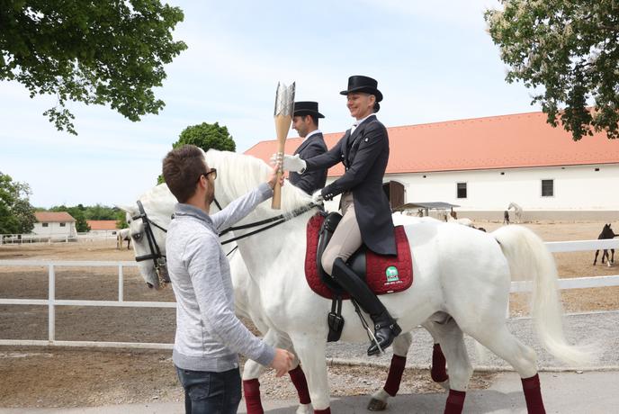 Uživala v kasu Slavine XIX in Thaisa XXXIX