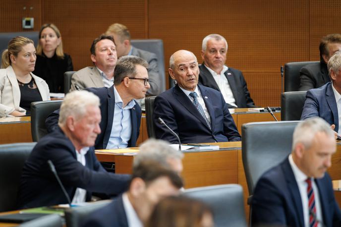 Janez Janša | Kot so med drugim poudarili predlagatelji, novela ne bi posegla v ustavno pravico do sindikalnega organiziranja in v pravico delavcev do svobodnega včlanjevanja v sindikate, saj ureja izključno način plačevanja članarine. | Foto STA