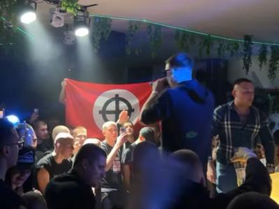 Na glasbenem koncertu v Luciji zaznali nacistične simbole