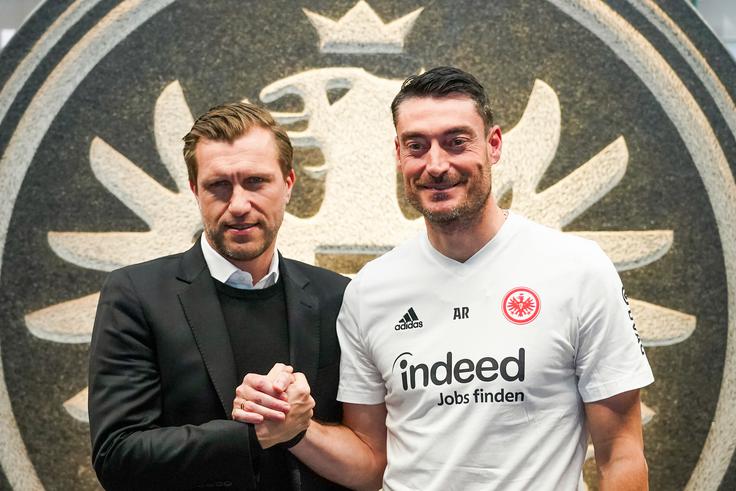 Športni direktor Eintrachta Markus Kröschke je v Frankfurt iz Celja pripeljal španskega stratega Alberta Riero. | Foto: Guliverimage