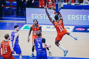 Cedevita Olimpija zmaguje in zmaguje, Krka zapravila lepo prednost
