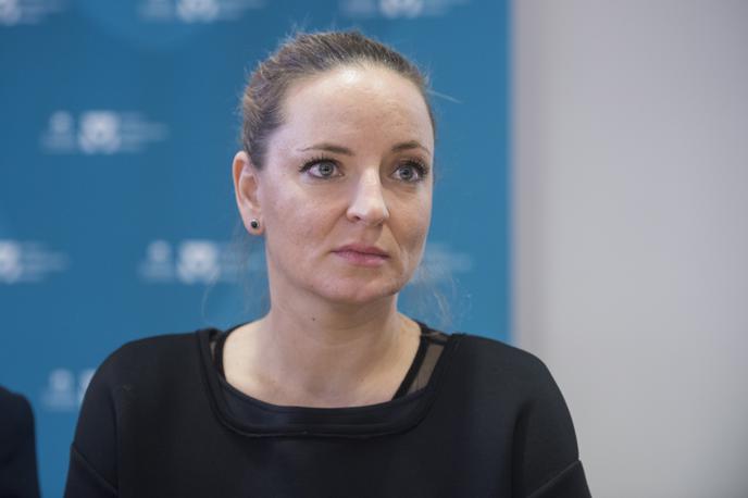Katarina Bervar Sternad | Bervar Sternad, sicer diplomirana pravnica, ki je od leta 2004 vodila PIC - Pravni center za varstvo človekovih pravic in okolja, meni, da v državi, kjer je razširjena korupcija, ni človekovih pravic. | Foto STA