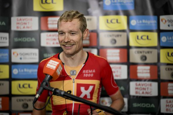 Roglič razočaran, da se ekipi ni oddolžil z zmago, rumena majica spet v danskih rokah