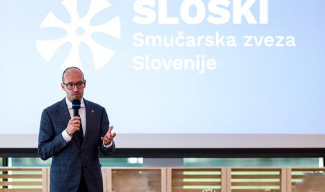 Brez glasu proti izvoljen za novega predsednika SZS
