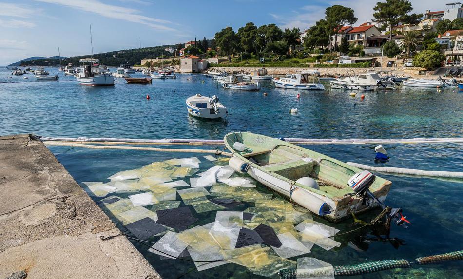 Ogromne razsežnosti katastrofe na Hvaru: nafta vse bližje sosednjim otokom #foto