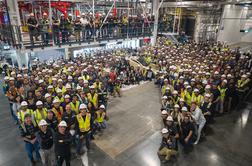 Tesla je začela izdelovati avtomobil brez volana – cybercab gre v proizvodnjo