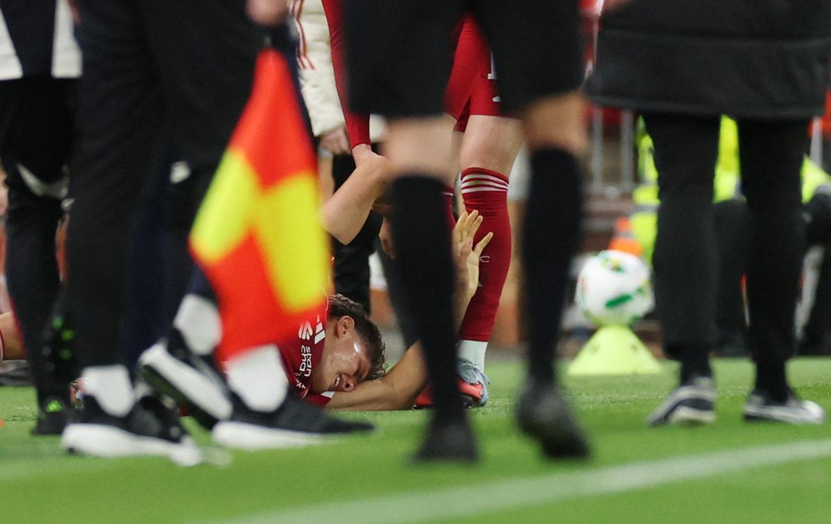 Liverpool Giovanni Leoni | Giovanni Leoni si je težje poškodoval koleno. | Foto Reuters