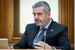Minister Kajzer napovedal: Slovenija bo gradila zaklonišča