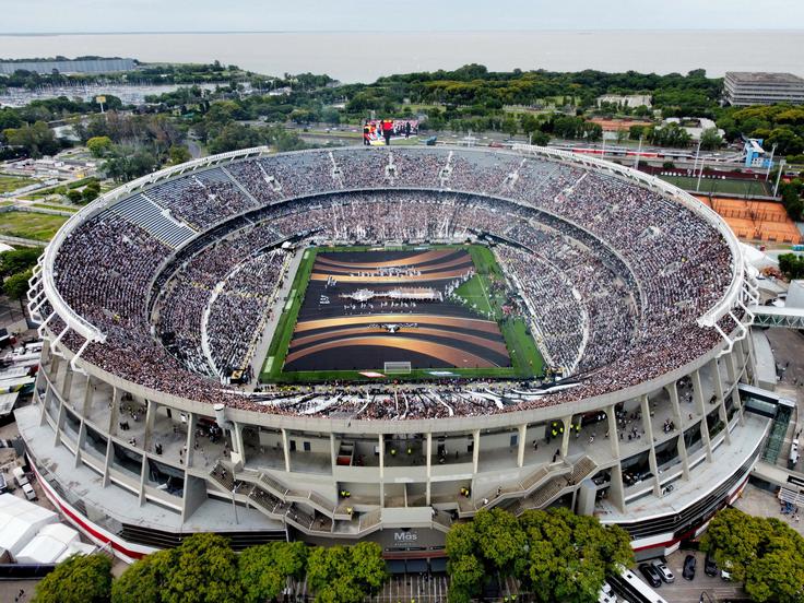 Na legendarnem stadionu Monumental v Buenos Airesu je potekal "brazilski" finale. | Foto: Reuters