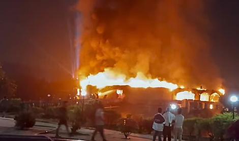 V požaru v nočnem klubu umrlo 25 ljudi