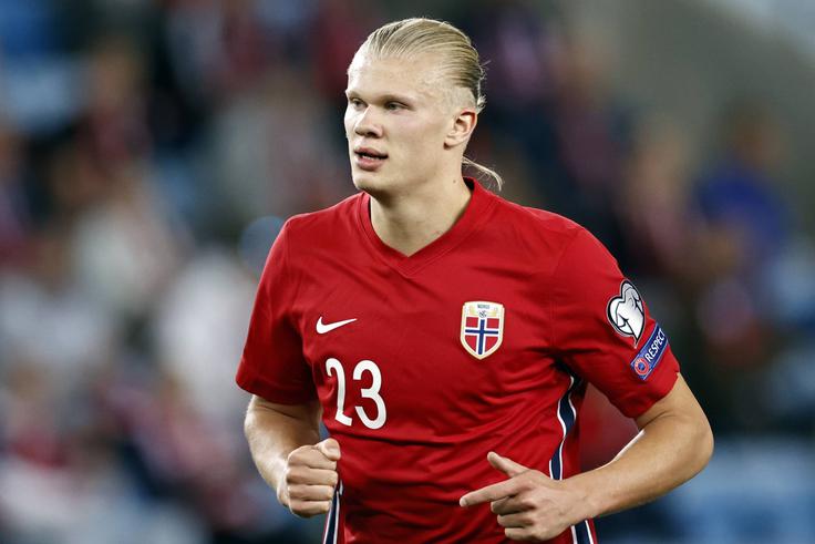 Erling Braut Haaland se z Norveško še ni uvrstil na največje tekmovanje. V dodatnih kvalifikacijah za Euro 2020 je izpadel proti Srbiji. | Foto: Guliverimage/Vladimir Fedorenko