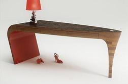 Miza v ženskem slogu