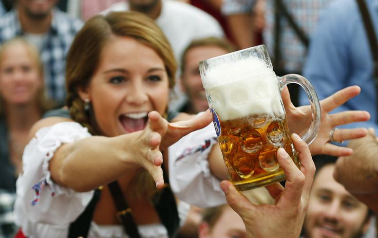 Kulturo pitja piva na Bavarskem zagotovo najbolje predstavlja Oktoberfest, ki se je v Münchnu začel prejšnjo soboto. | Foto: Reuters