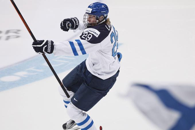 18-letni Patrik Laine je blestel že na premierni tekmi svojega članskega SP. | Foto: Reuters