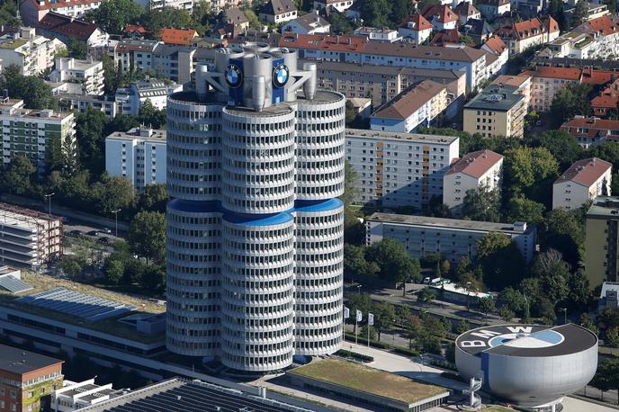 BMW Munchen | München je tudi dom družbe BMW, ki ima svoj prepoznavni štiridelni stolp blizu nekdanjega olimpijskega parka. | Foto Reuters