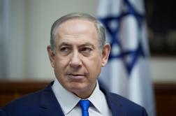 Zaradi suma korupcije Netanjahuja zasliševali kar pet ur