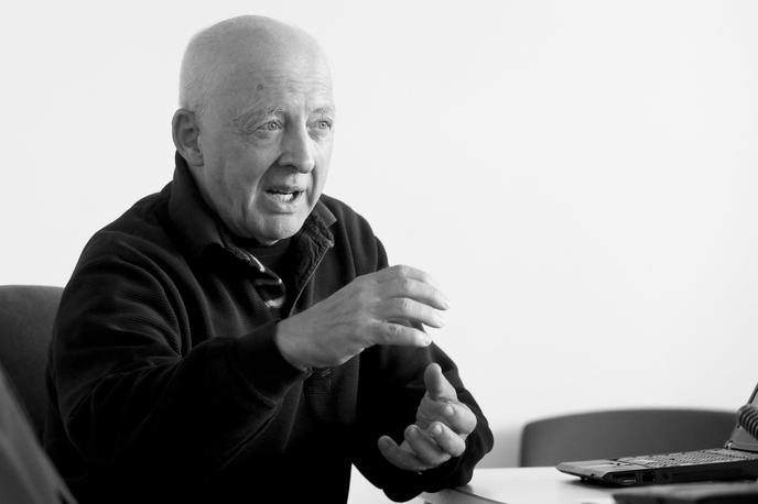Miro Kline | Kot docent na Fakulteti za družbene vede je poučeval predmete s področja psihologije tržnega komuniciranja, strateškega upravljanja tržnih znamk, vizualnega komuniciranja in medorganizacijskega tržnega komuniciranja. | Foto STA