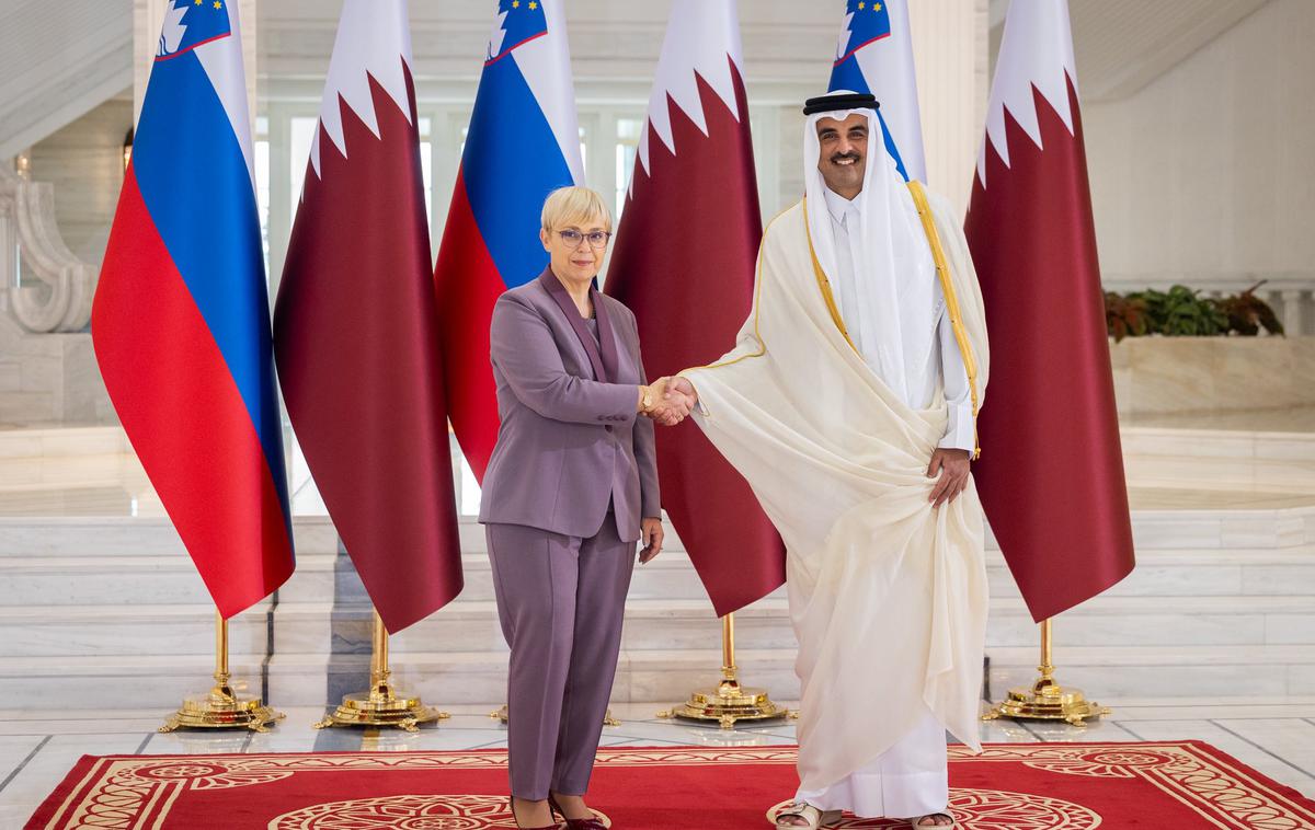 Nataša Pirc Musar, emir Tamim bin Hamad Al Tani, Katar, Doha | Predsednica je dvodnevni obisk v Katarju začela v nedeljo, ko je bila slavnostna govornica na odprtju slovensko-katarskega poslovnega foruma. | Foto X/@nmusar