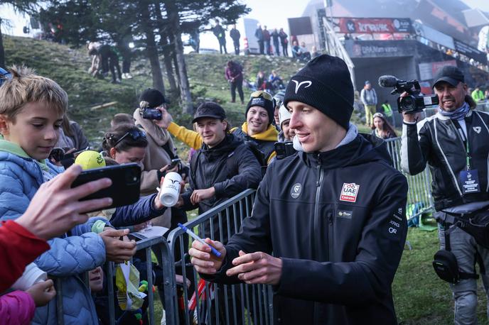 Tadej Pogačar | Lani je dal Tadej Pogačar tekmecem nekajminutno prednost ter s prijatelji po ulicah Komende počasi začel dirko.  | Foto Ana Kovač