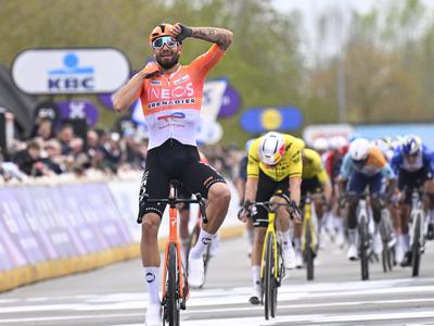 Boleč poraz van Aerta na belgijski klasiki, Ganna do zmage v zadnjih metrih #video
