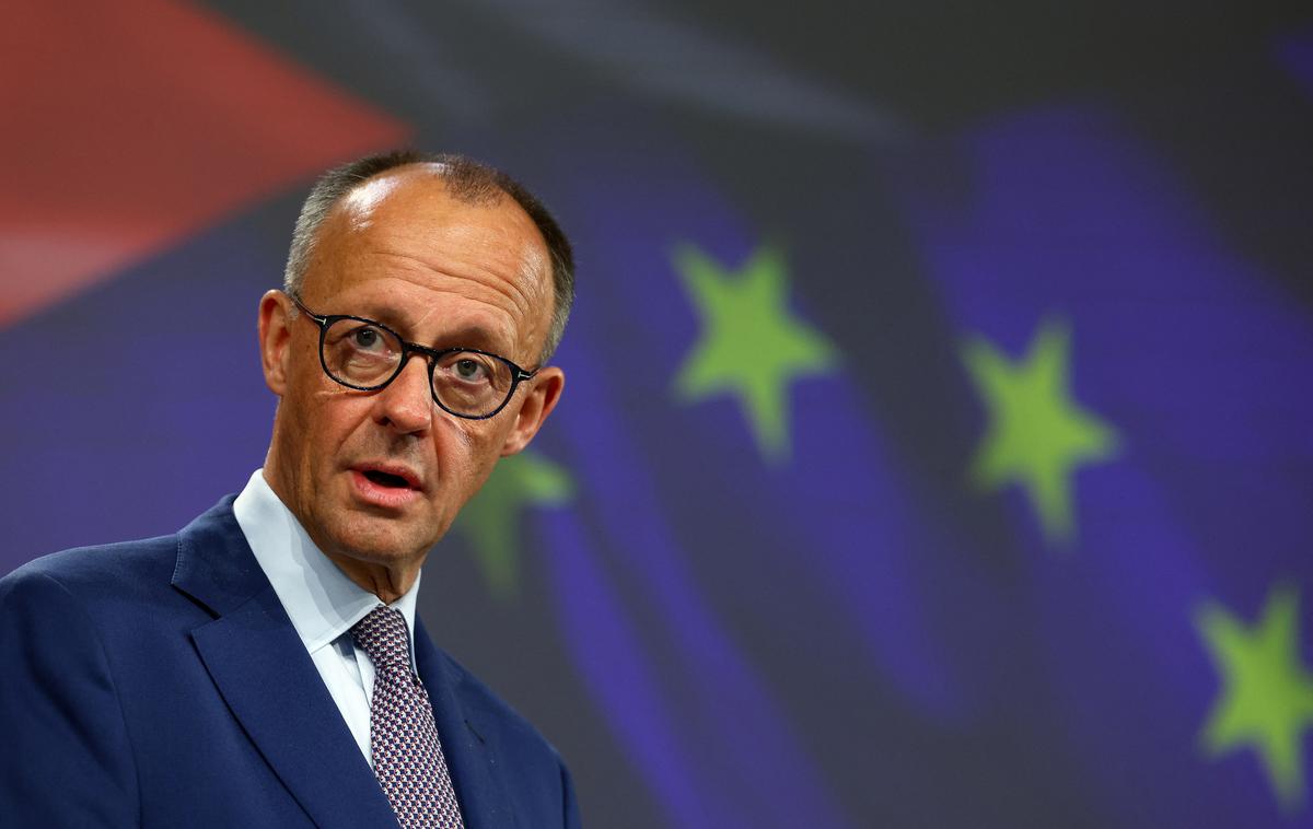 Friedrich Merz | Merz se danes mudi na svojem prvem obisku v Bruslju, odkar je v torek njegova vlada, sestavljena iz konservativne unije (CDU/CSU) in socialdemokratov (SPD), nastopila mandat. Pred tem je že v sredo obiskal tudi Pariz in Varšavo. | Foto Reuters