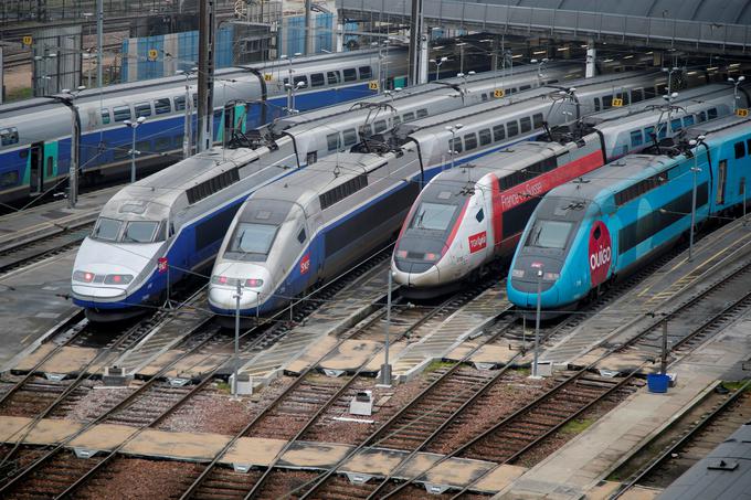90 odstotkov hitrih vlakov je ostalo parkiranih. | Foto: Reuters