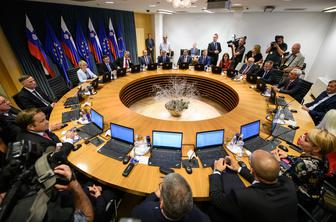 Šarec: Takšne izjave so neprimerne. To bi morali vedeti. #video