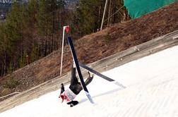 Dramatičen padec Italijana, ki je zasenčil krstni nastop Katre Komar #video