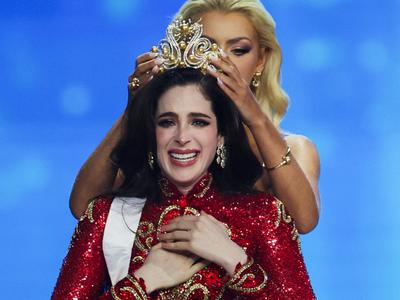 Na Miss Universe zmagala tekmovalka, ki se je sprla z direktorjem