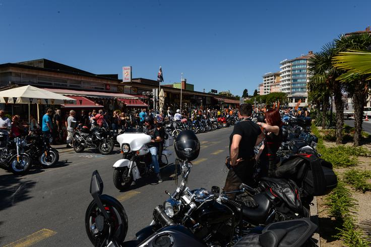 Usnje, krom in glasno brbotanje iz izpuhov, ki bi v sanjskem scenariju svojo glasno govorico najraje razširjali skozi ameriško prerijo, razume pa jo ves svet. Tudi Slovenija. | Foto: Klemen Korenjak