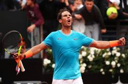 Rafael Nadal v finalu premagal Đokovića in mu prvič "zavezal kravato" #video