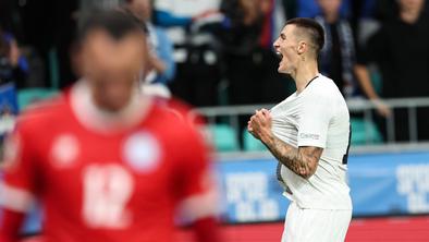 Prvi Benijev hat-trick za reprezentanco, vsi so peli: "Šeško is on fire!"