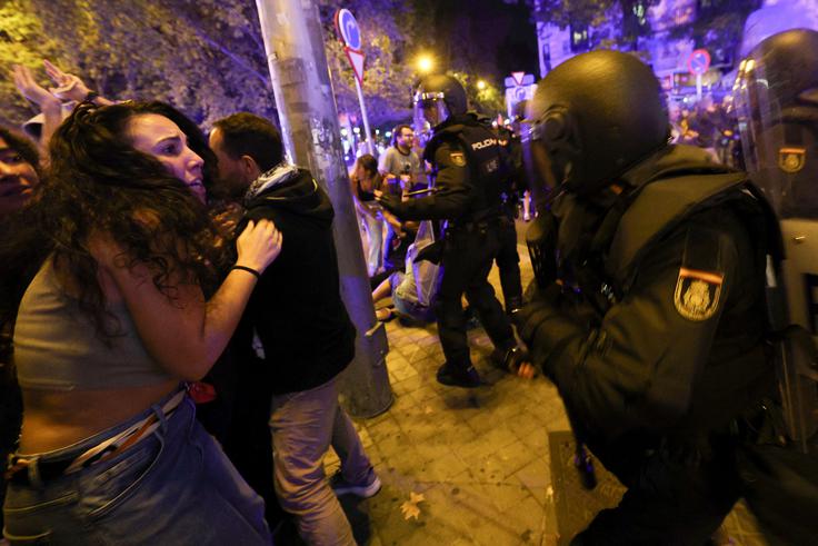 protesti, Gaza, podpora, aktivisti, policija, Palestina | Foto: Reuters