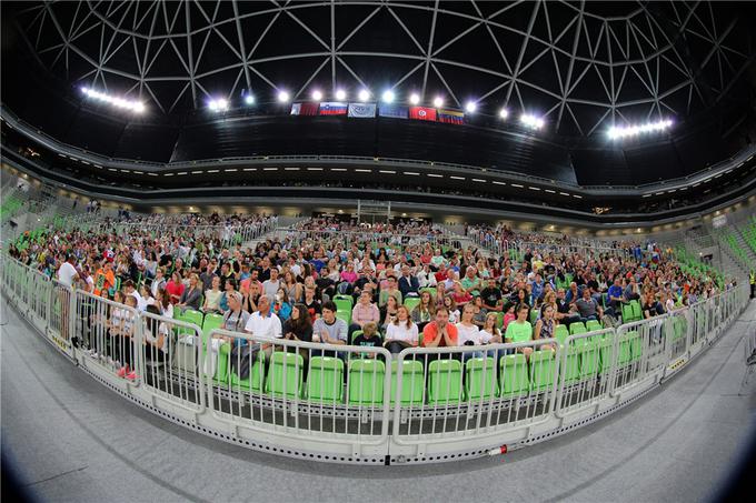 V dvorani Stožice, ki sprejme 12.500 gledalcev, se je v treh dneh zbralo le pol toliko obiskovalcev. | Foto: 