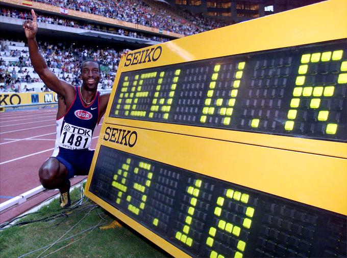 Michael Johnson je lastnik svetovnega rekorda v teku na 400 metrov, postavil ga je leta 1999. | Foto: Reuters