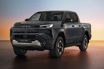 Toyota hilux: marsikaj se spreminja, hibrid v prvi plan, za posebne naloge tudi elektrika