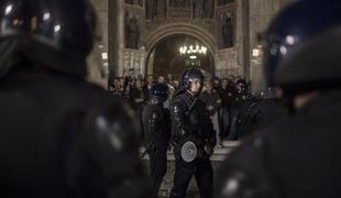Konec drame v Zagrebu: vojni veterani se umikajo z Markovega trga (foto in video)