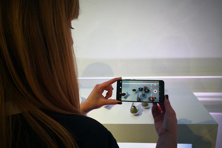 Na pametnem telefonu Huawei P20 Pro lahko pričakujemo kar 128 gigabajtov shrambnega prostora in šest gigabajtov pomnilnika.  | Foto: Srdjan Cvjetović