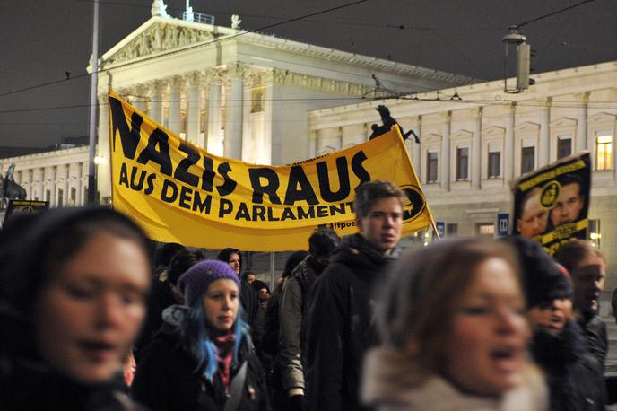 Nemčija | Stranka je kot ekstremistična organizacija opredeljena še v štirih drugih deželah, in sicer v Brandenburgu, Saški, Saški-Anhalt in Turingiji, kar obveščevalnim agencijam omogoča preiskovanje in nadzorovanje dejavnosti stranke, navaja DPA. | Foto Guliverimage