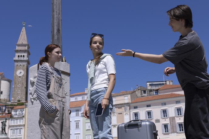 Tartinijev ključ | Maks Kerševan, Ella Lapajne in Svit Šturbej na Tartinijevem trgu in v Tartinijevem ključu | Foto Željko Stevanić