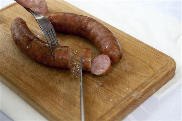 Katera je najboljša kranjska klobasa?