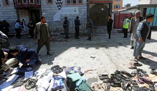 V napadu v Kabulu več deset mrtvih in ranjenih