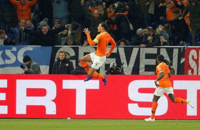 Nizozemci so napredovali po velikem preobratu, ki so ga zrežirali v zadnjih minutah tekme v Nemčiji. | Foto: Reuters