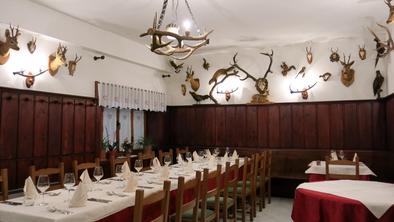 Restavracija Križman: pršut na roko in nagačen petelin