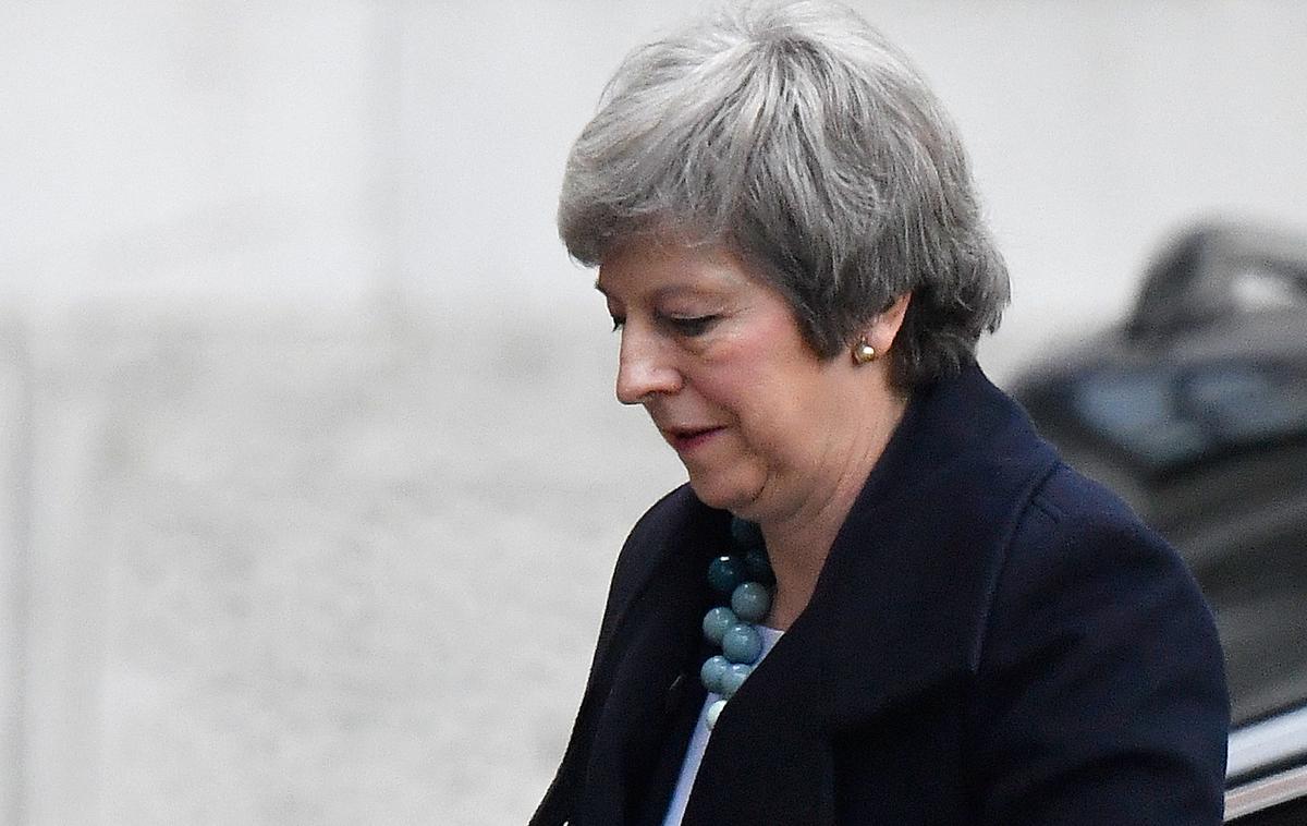 Theresa May | Mayeva je prejšnji teden preživela glasovanje o nezaupnici v svoji stranki, v kateri številni niso zadovoljni z dogovorom o brexitu. Številni mediji sicer govorijo o pirovi zmagi, saj je za nezaupnico svoji vodji glasovala kar tretjina britanskih konservativcev. | Foto Reuters